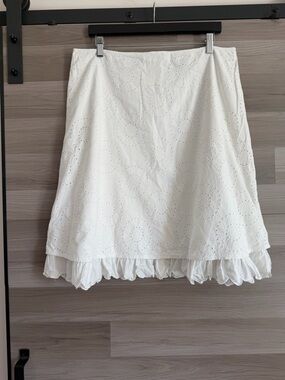 Tribal White Eyelet Embroidered Ruffle Hem Skirt Size 12